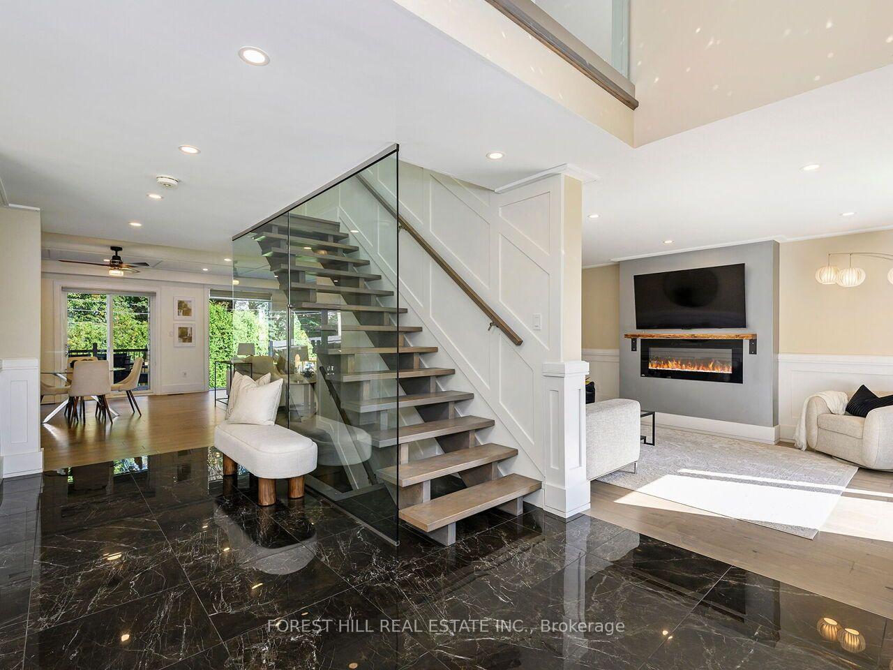 Photo 6 of 2041 Stewart Crescent, Mississauga, Lakeview — HOMEH