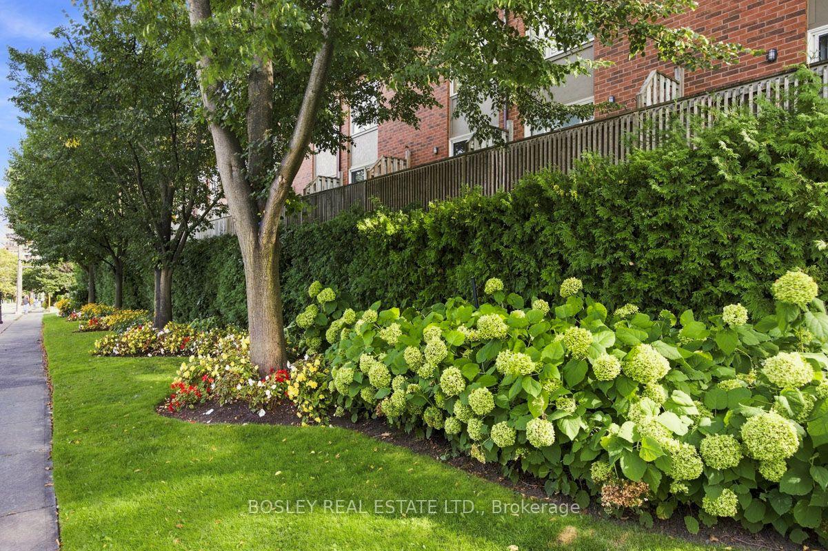 Photo 2 of Unit 3, 64 Old Mill Terrace, Etobicoke, Stonegate-Queensway — HOMEH