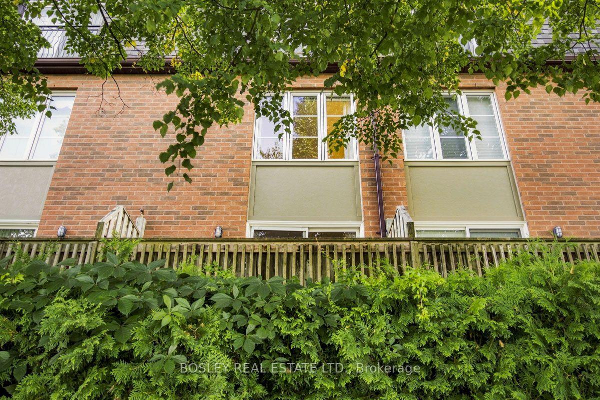 Photo 4 of Unit 3, 64 Old Mill Terrace, Etobicoke, Stonegate-Queensway — HOMEH