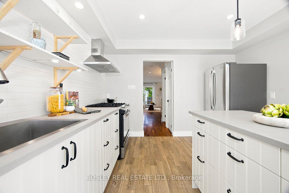Photo 13 of Unit 3, 64 Old Mill Terrace, Etobicoke, Stonegate-Queensway — HOMEH