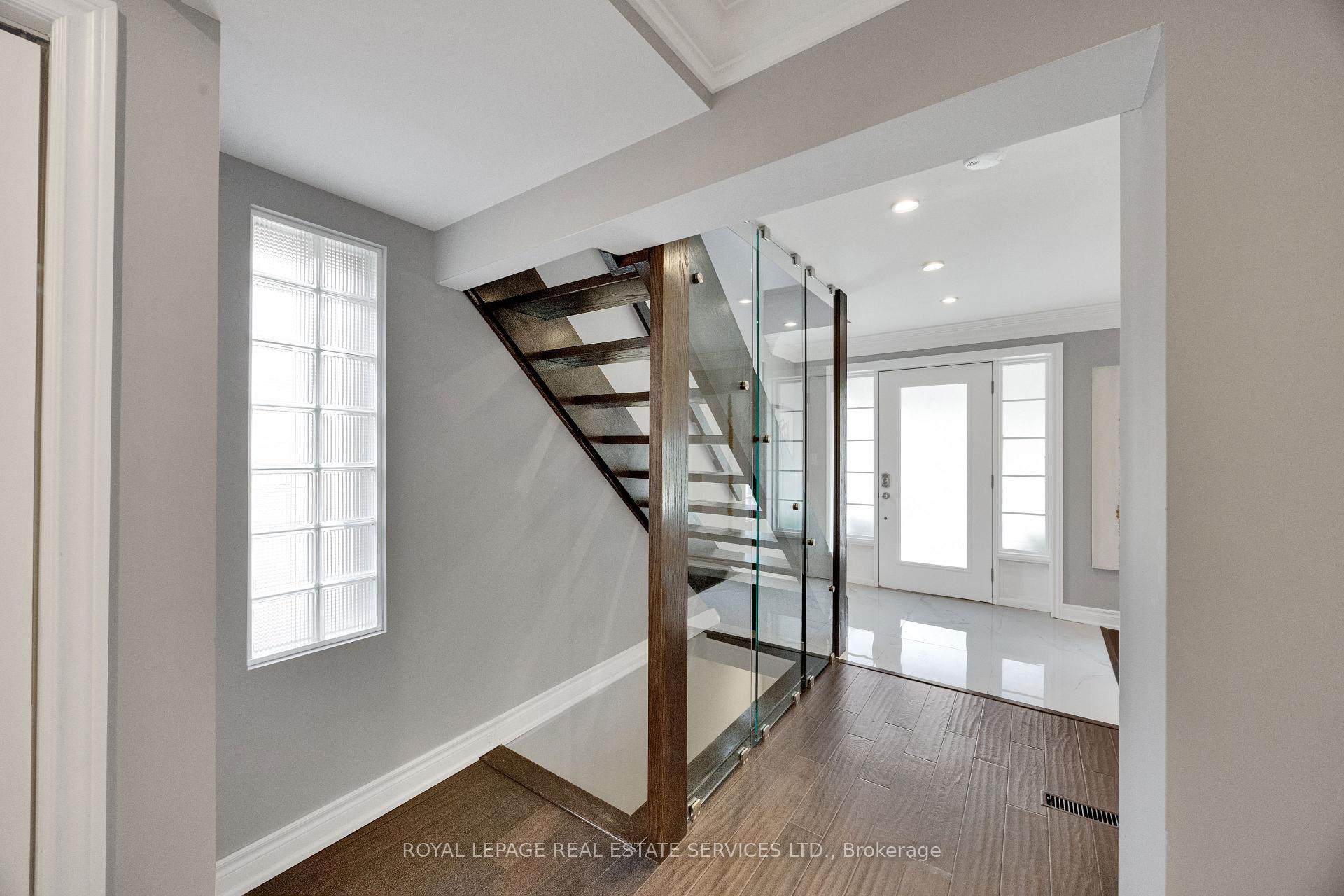 Photo 4 of 37 Johnston Avenue, North York, Lansing-Westgate — HOMEH