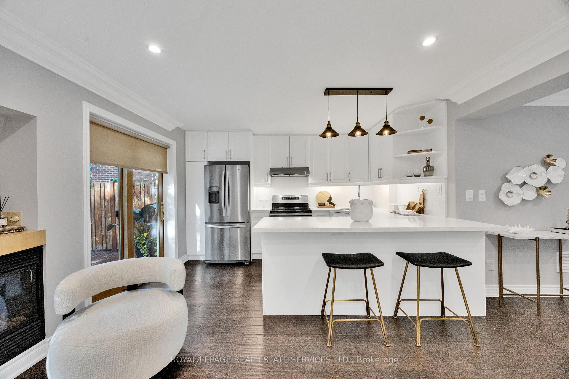 Photo 12 of 37 Johnston Avenue, North York, Lansing-Westgate — HOMEH