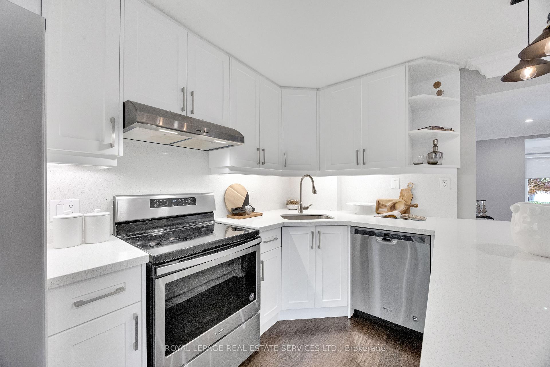 Photo 15 of 37 Johnston Avenue, North York, Lansing-Westgate — HOMEH