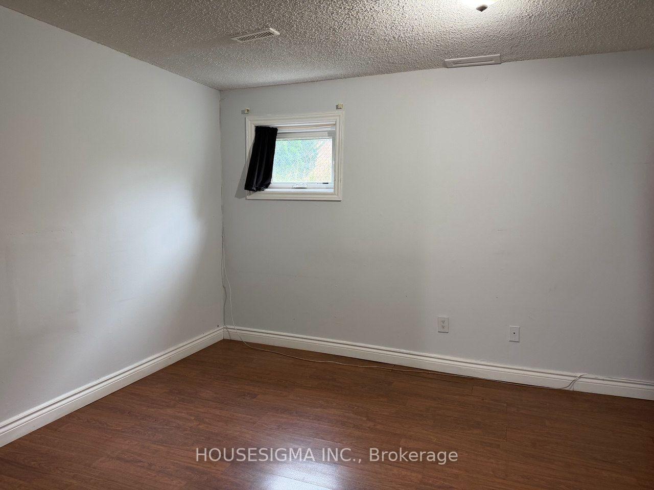 Photo 9 of 34 Ladner Drive, North York, Pleasant View — HOMEH