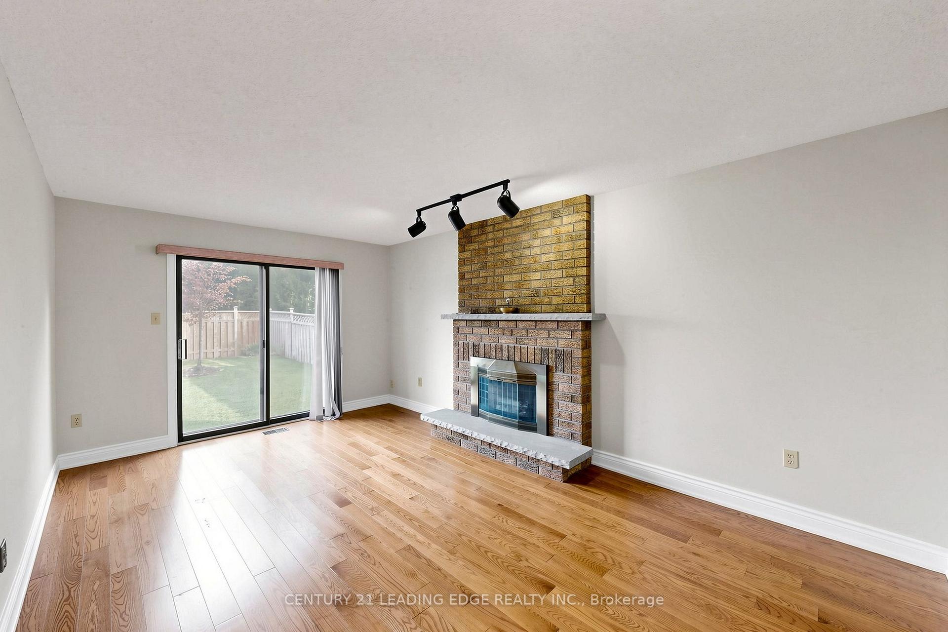 Photo 3 of 92 Erickson Drive, Whitby, Blue Grass Meadows — HOMEH