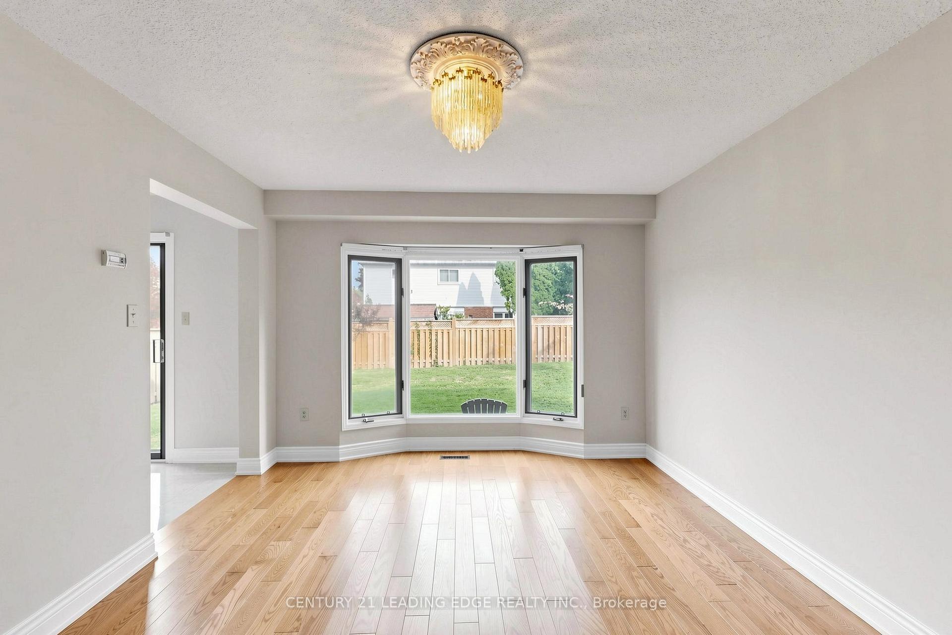 Photo 5 of 92 Erickson Drive, Whitby, Blue Grass Meadows — HOMEH