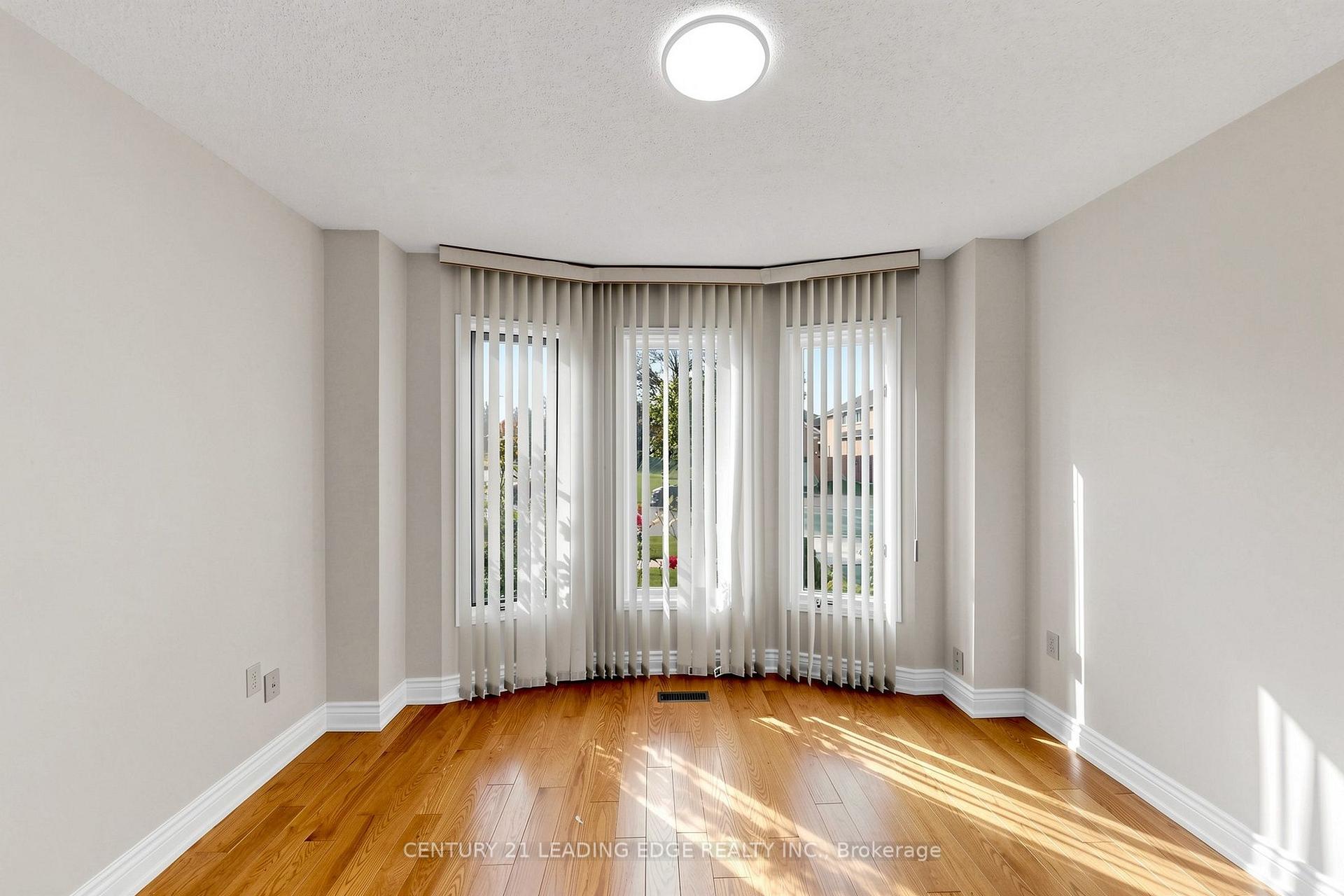Photo 12 of 92 Erickson Drive, Whitby, Blue Grass Meadows — HOMEH