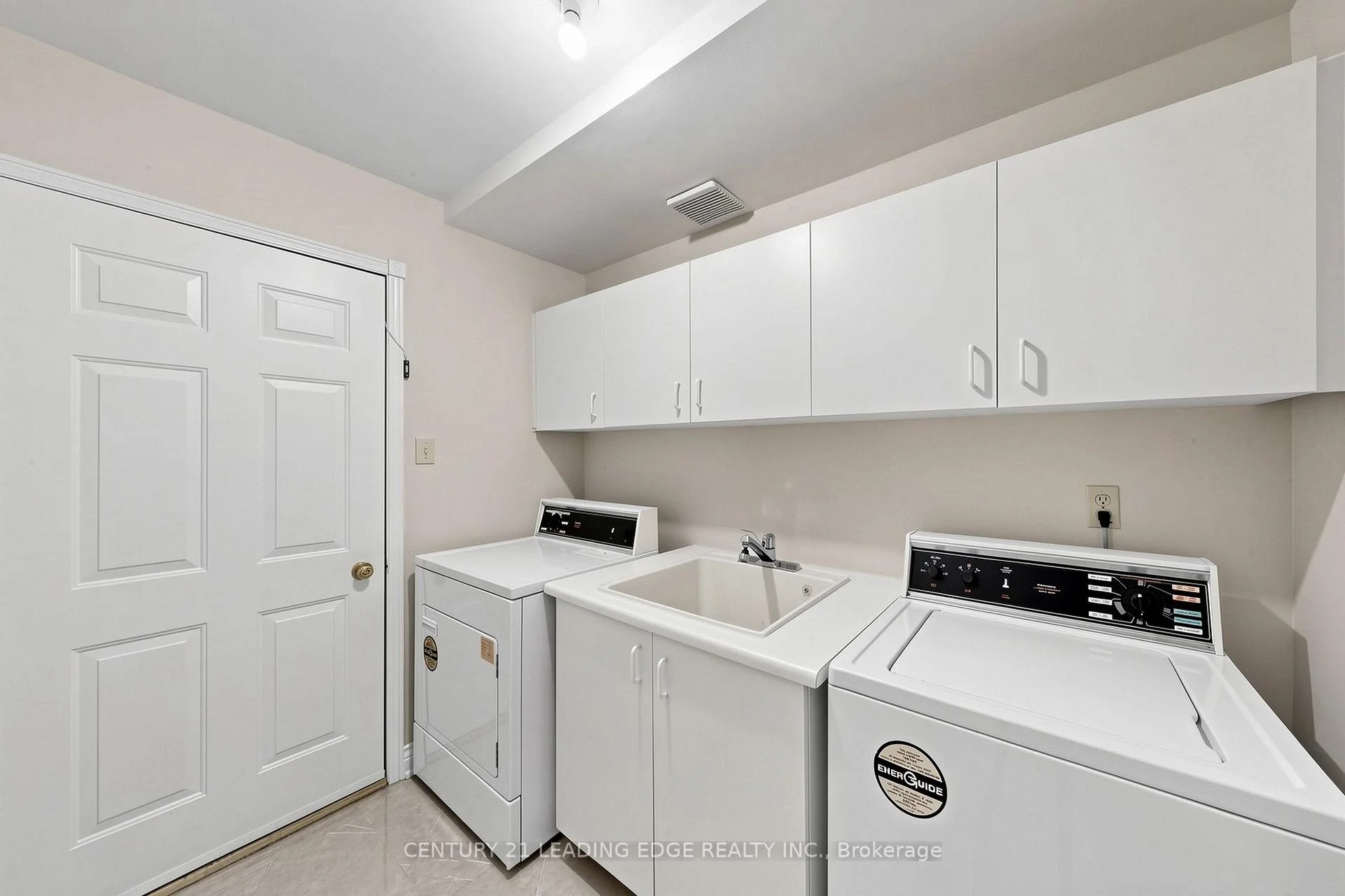 Photo 34 of 92 Erickson Drive, Whitby, Blue Grass Meadows — HOMEH