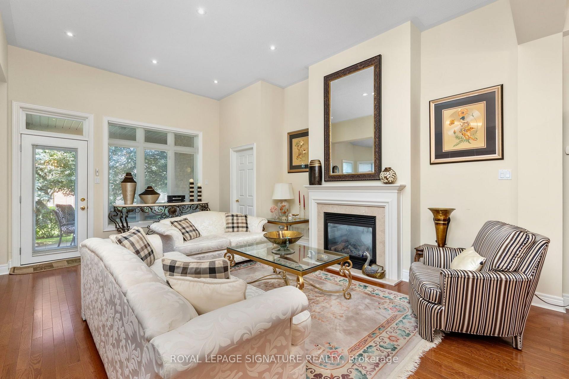 Photo 3 of 65 Braid Bend, Whitchurch-Stouffville, Ballantrae — HOMEH