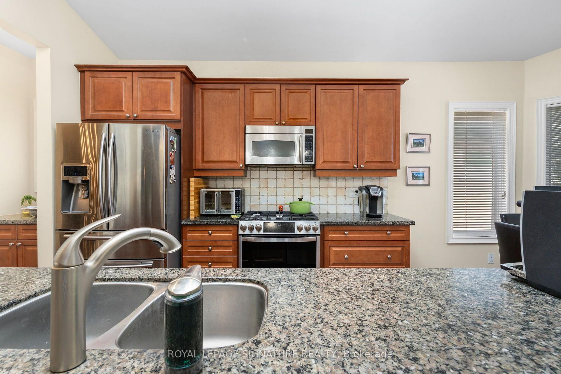 Photo 7 of 65 Braid Bend, Whitchurch-Stouffville, Ballantrae — HOMEH