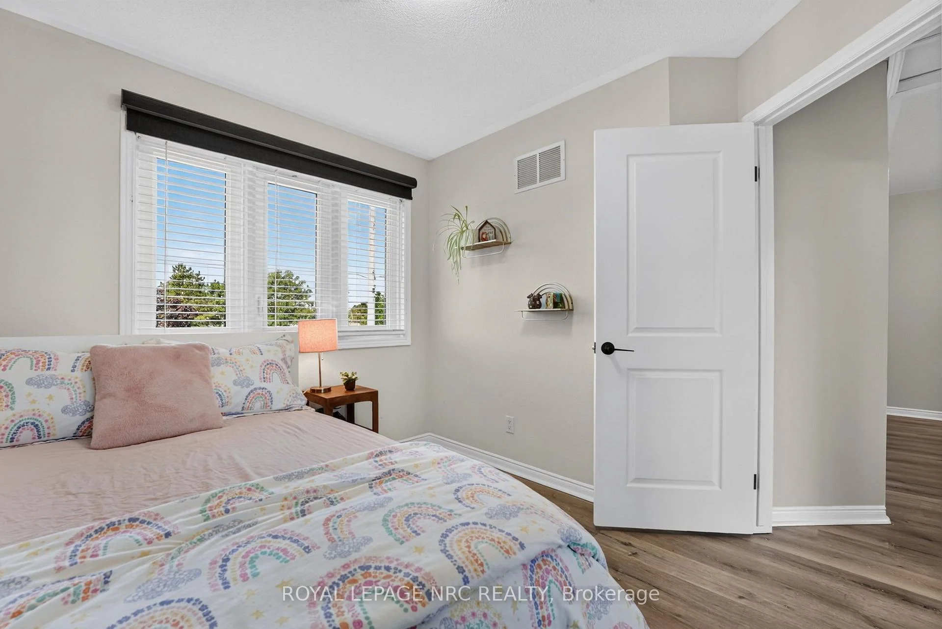 Photo 37 of 160 Vansickle Road, St. Catharines, Rykert/Vansickle — HOMEH