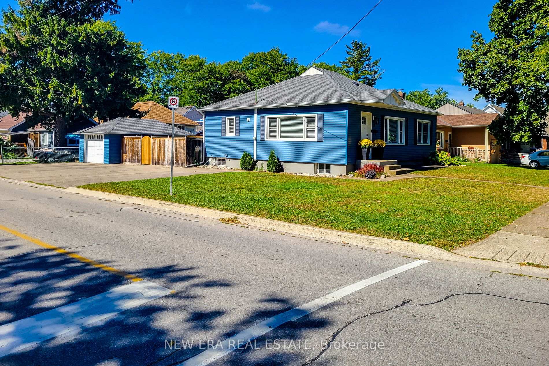 Photo 4 of 19 Thorndale Avenue, St. Catharines, Haig — HOMEH