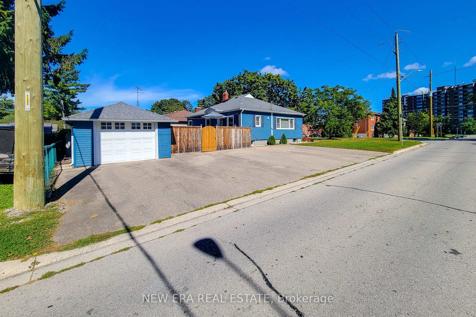 Photo 5 of 19 Thorndale Avenue, St. Catharines, Haig — HOMEH