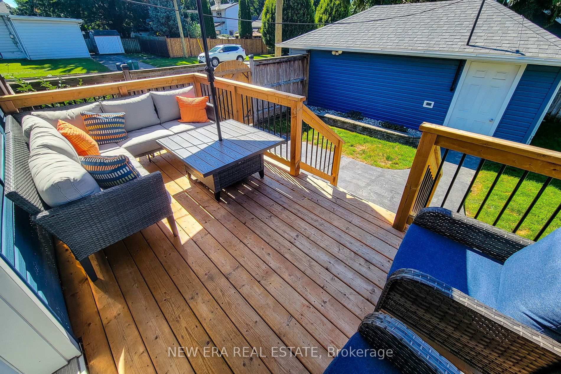 Photo 12 of 19 Thorndale Avenue, St. Catharines, Haig — HOMEH