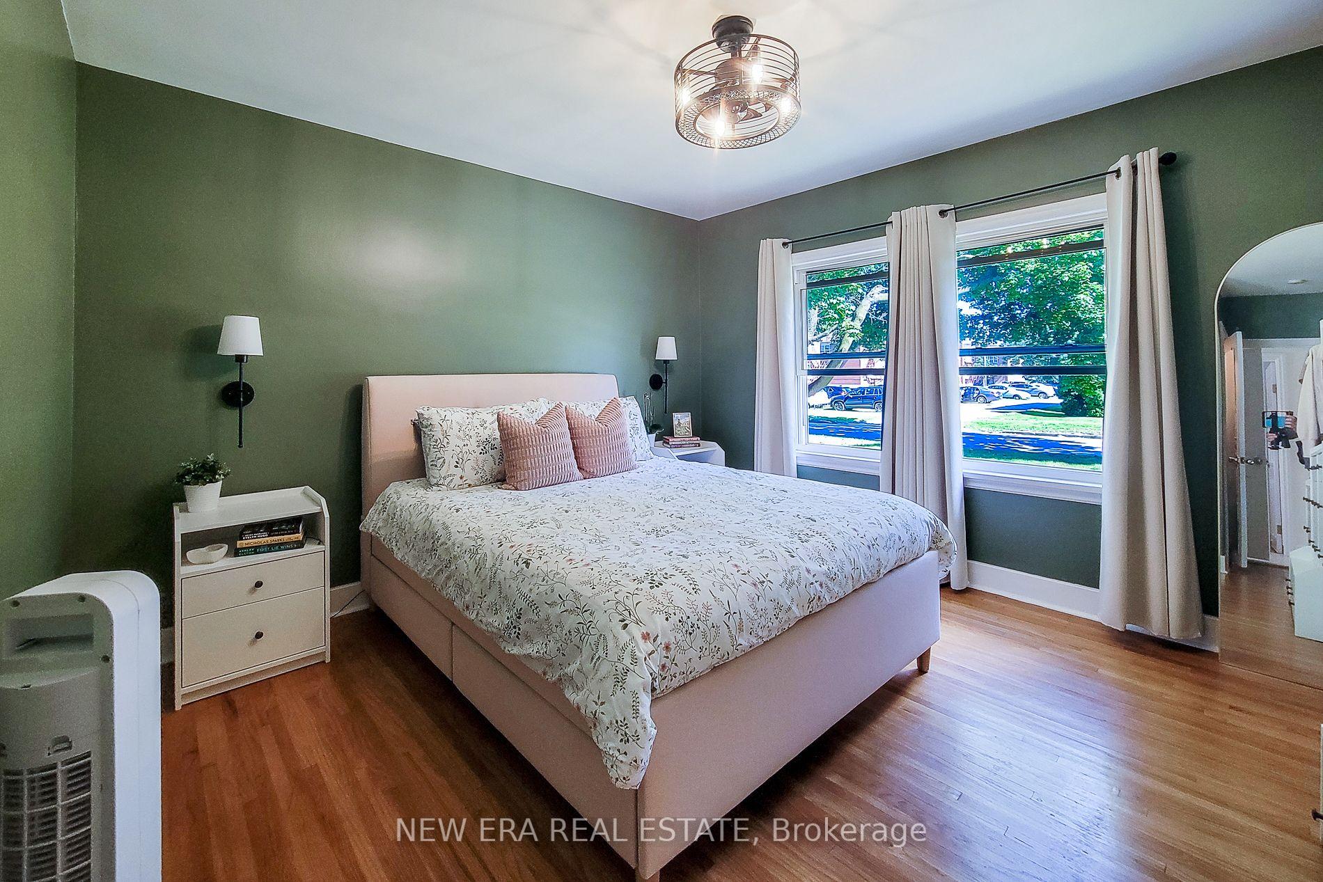 Photo 25 of 19 Thorndale Avenue, St. Catharines, Haig — HOMEH