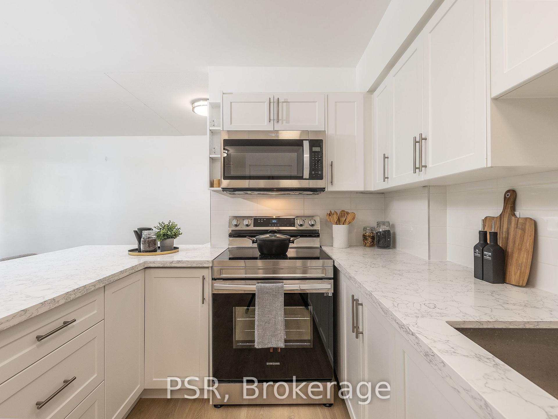Photo 12 of Unit 1006, 240 Markland Drive, Etobicoke, Markland Wood — HOMEH