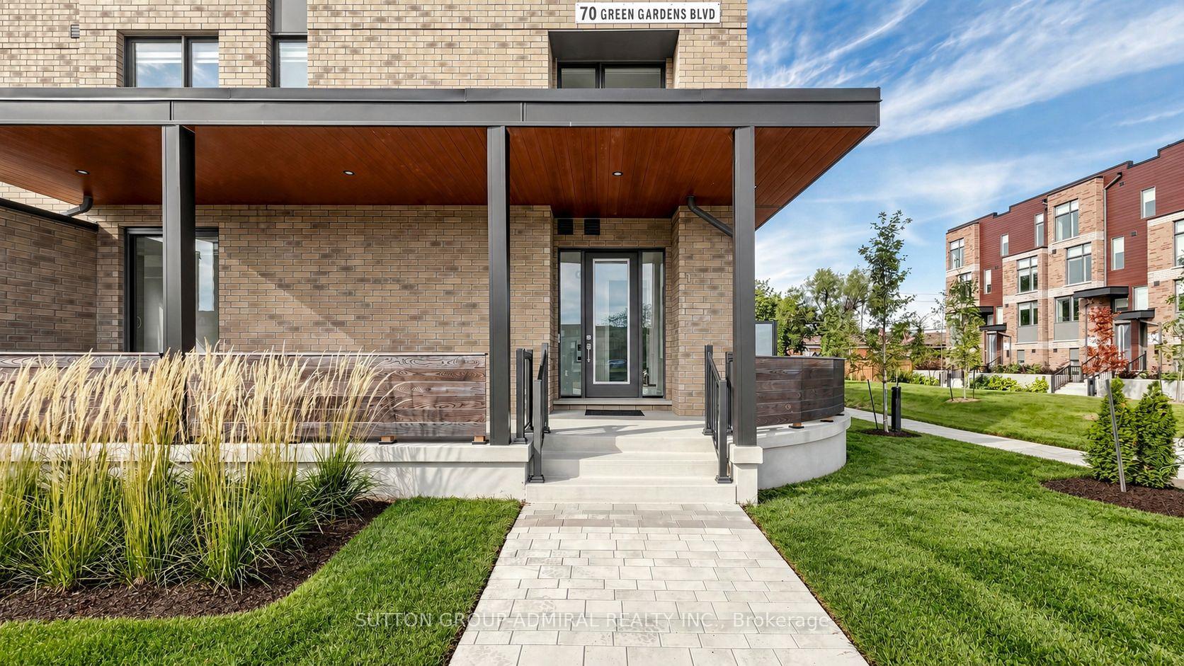 Photo 4 of Unit 1, 70 Green Gardens Boulevard, Toronto, Englemount-Lawrence — HOMEH