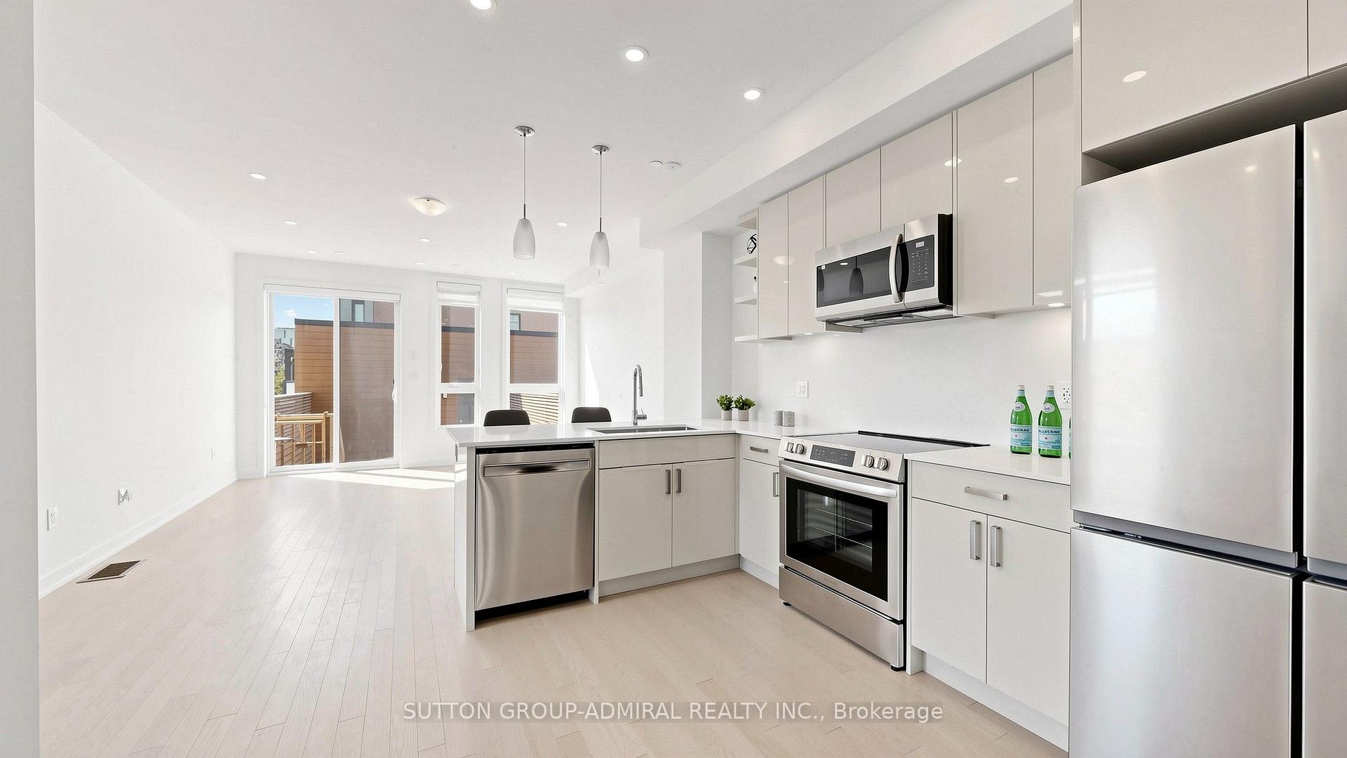 Photo 8 of Unit 1, 70 Green Gardens Boulevard, Toronto, Englemount-Lawrence — HOMEH
