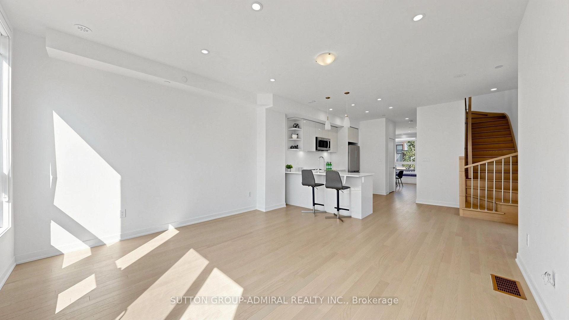 Photo 12 of Unit 1, 70 Green Gardens Boulevard, Toronto, Englemount-Lawrence — HOMEH