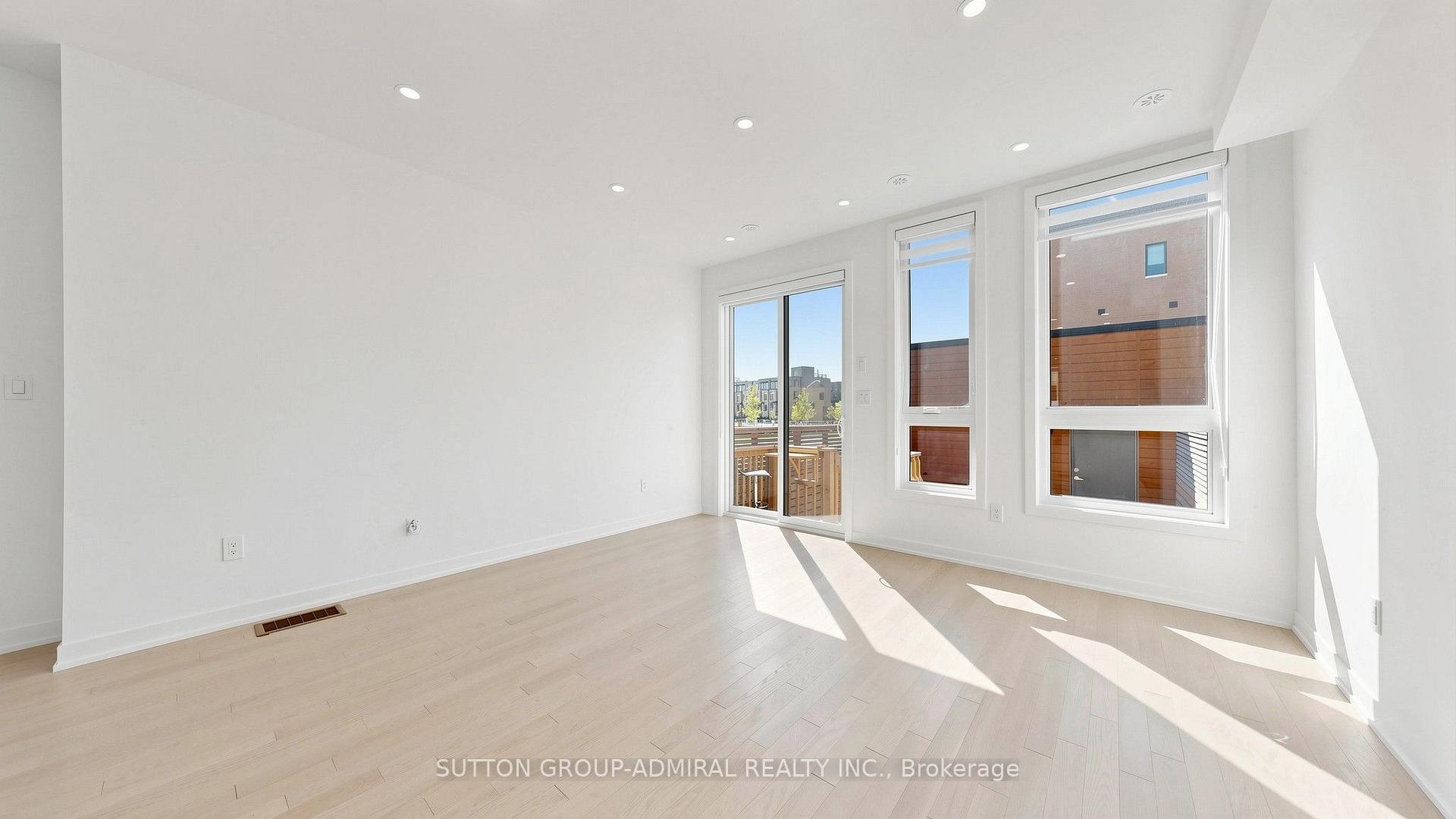Photo 14 of Unit 1, 70 Green Gardens Boulevard, Toronto, Englemount-Lawrence — HOMEH