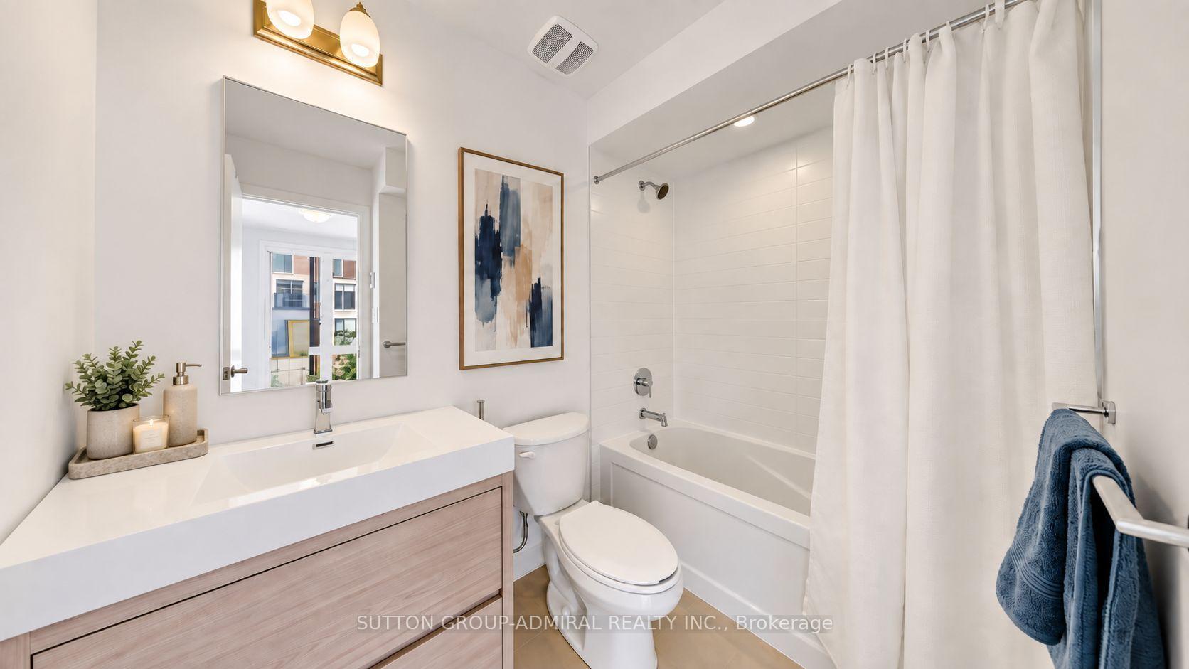 Photo 19 of Unit 1, 70 Green Gardens Boulevard, Toronto, Englemount-Lawrence — HOMEH