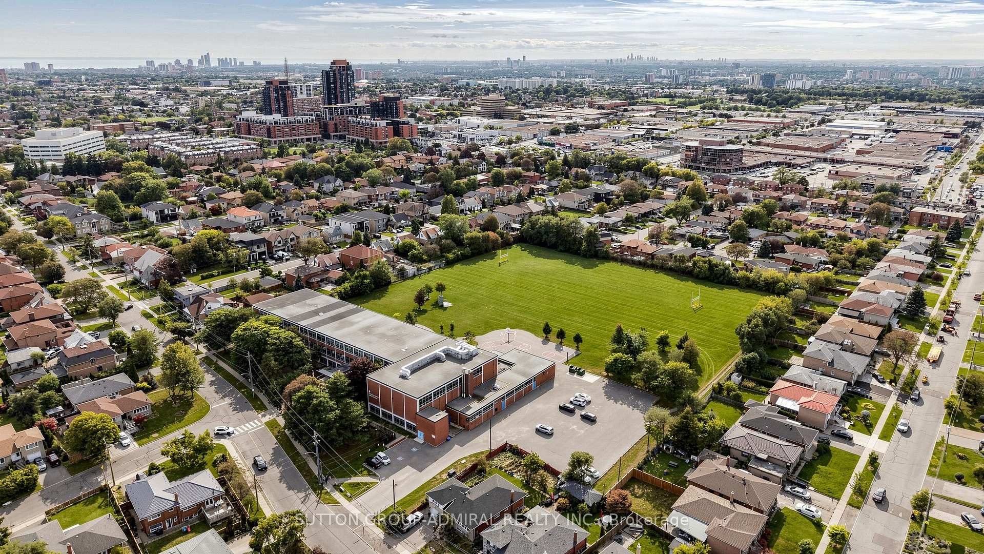 Photo 46 of Unit 1, 70 Green Gardens Boulevard, Toronto, Englemount-Lawrence — HOMEH
