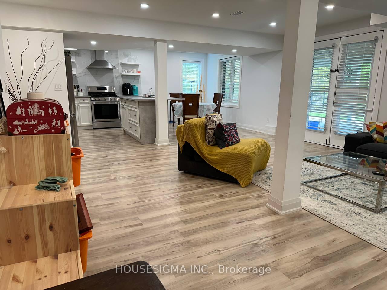Photo 2 of 3 Pheasant Drive, Richmond Hill, Oak Ridges — HOMEH