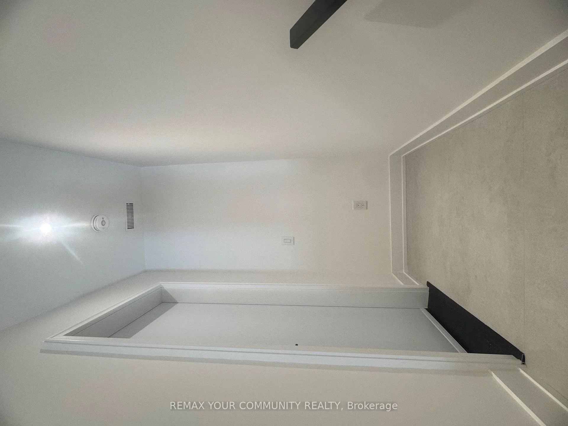 Front of Unit 3, 222 Belgravia Avenue