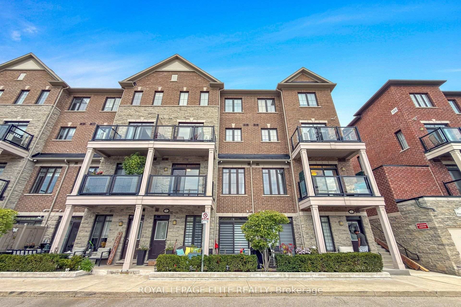 Photo 2 of Unit 06, 198 Pine Grove Road, Vaughan, Islington Woods — HOMEH