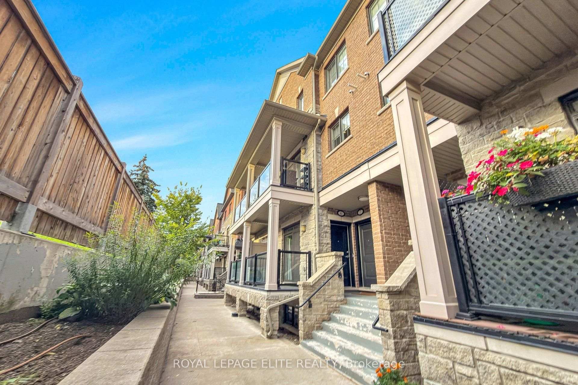 Photo 3 of Unit 06, 198 Pine Grove Road, Vaughan, Islington Woods — HOMEH