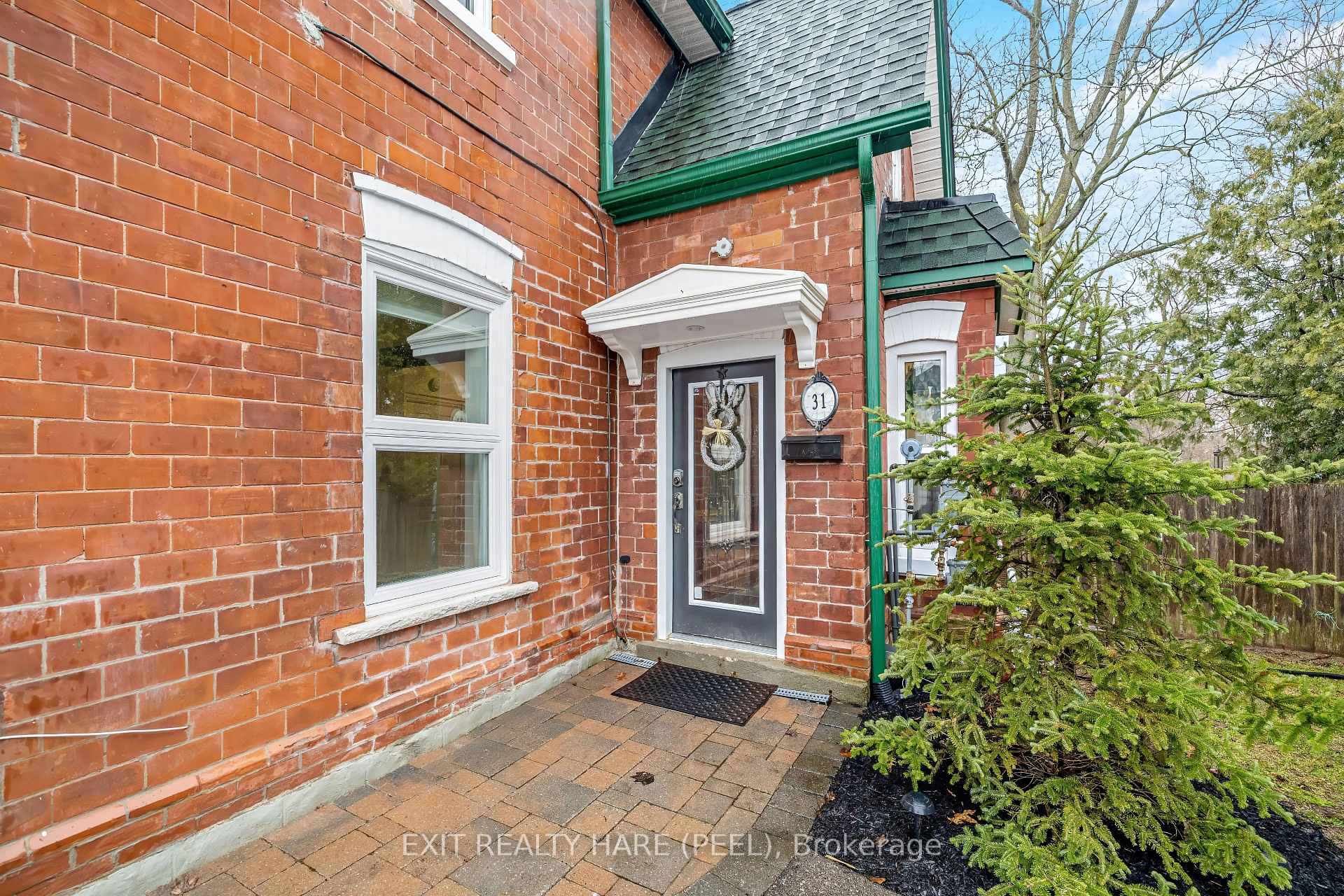 Photo 3 of 31 Brock Street, Halton Hills, Acton — HOMEH