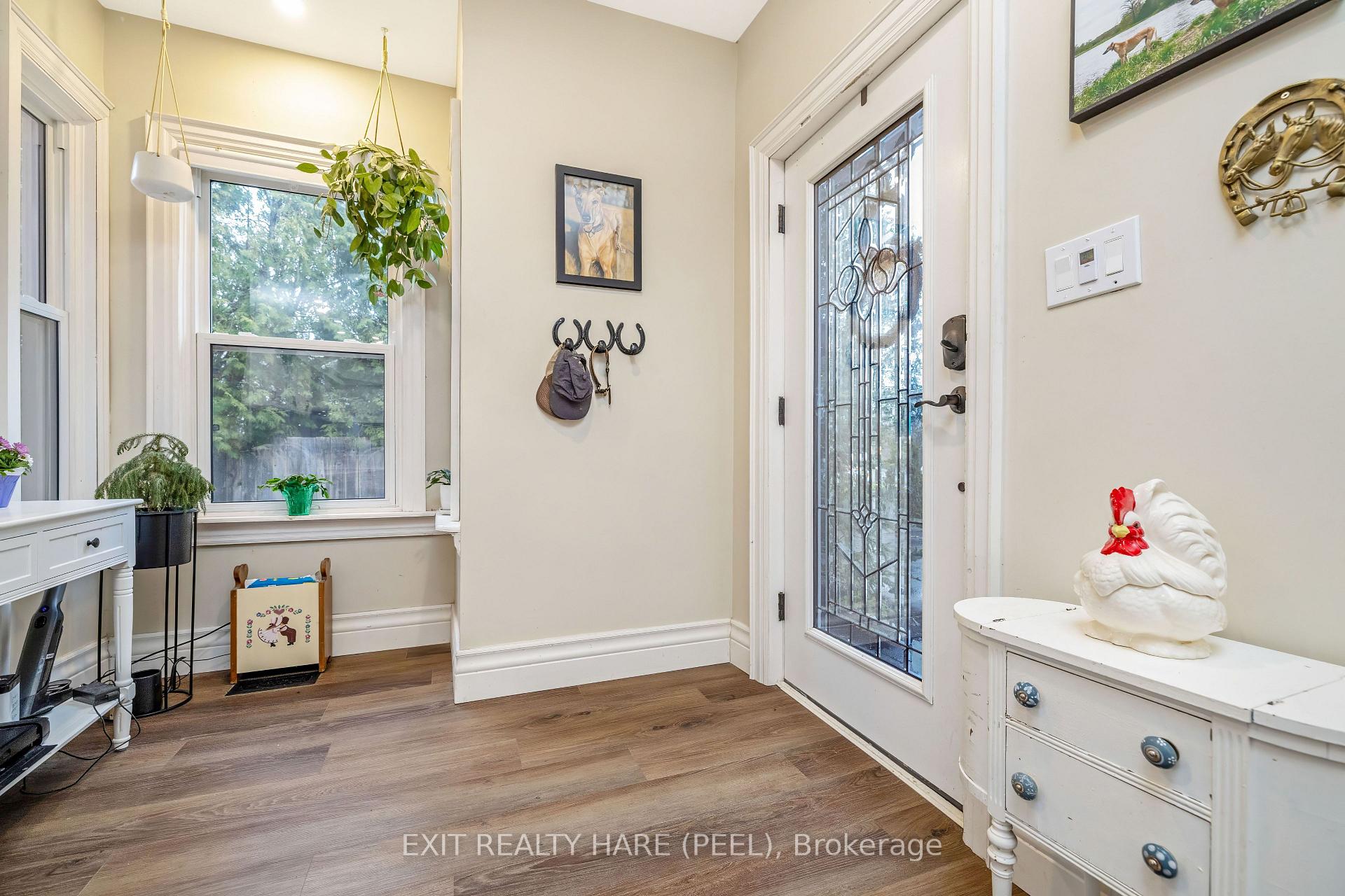 Photo 4 of 31 Brock Street, Halton Hills, Acton — HOMEH