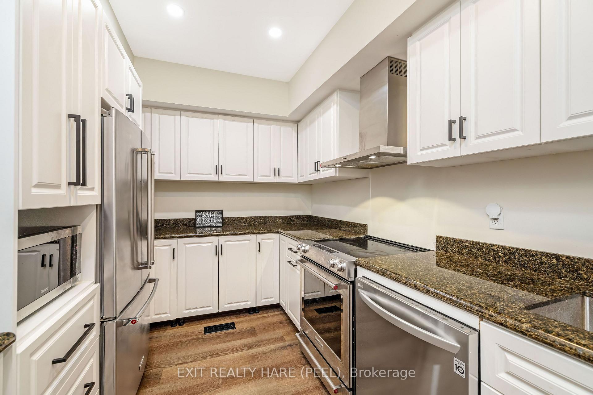Photo 10 of 31 Brock Street, Halton Hills, Acton — HOMEH