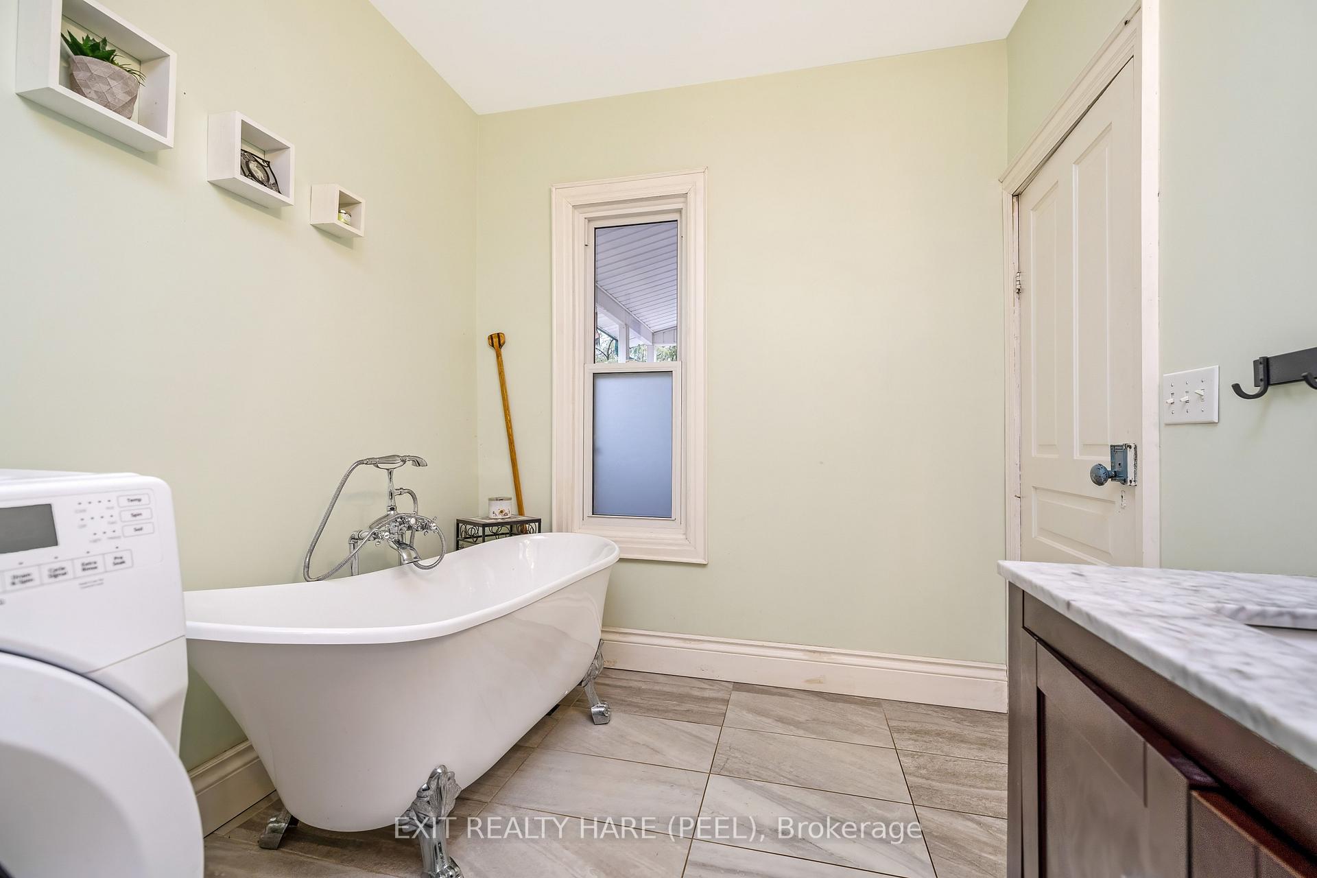 Photo 20 of 31 Brock Street, Halton Hills, Acton — HOMEH