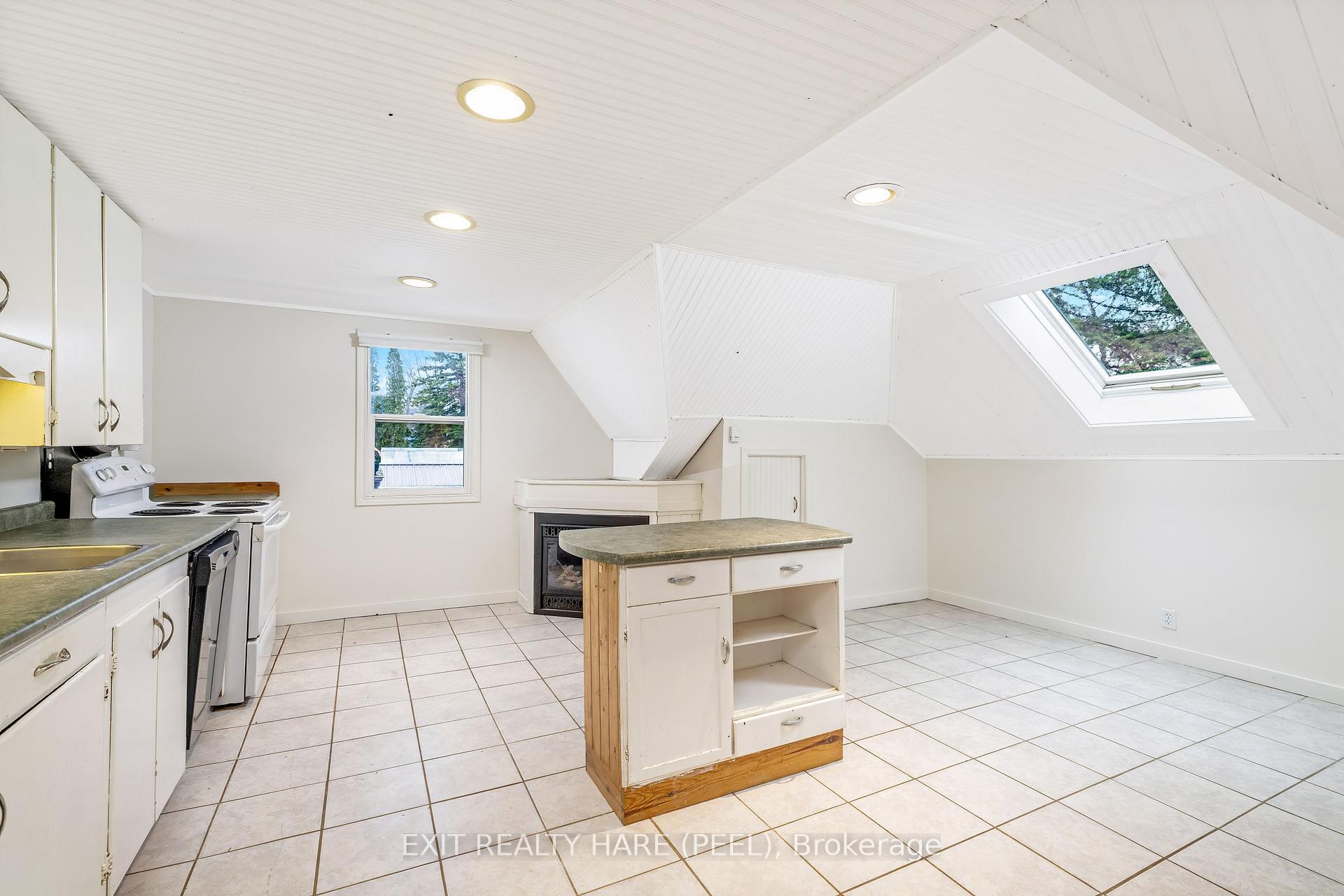 Photo 36 of 31 Brock Street, Halton Hills, Acton — HOMEH