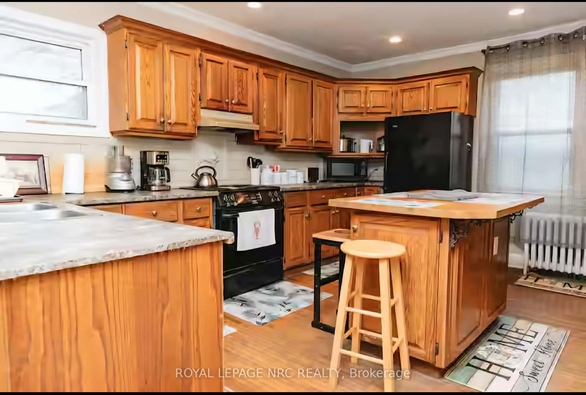 Photo 13 of 148 Geneva Street, St. Catharines, Downtown — HOMEH
