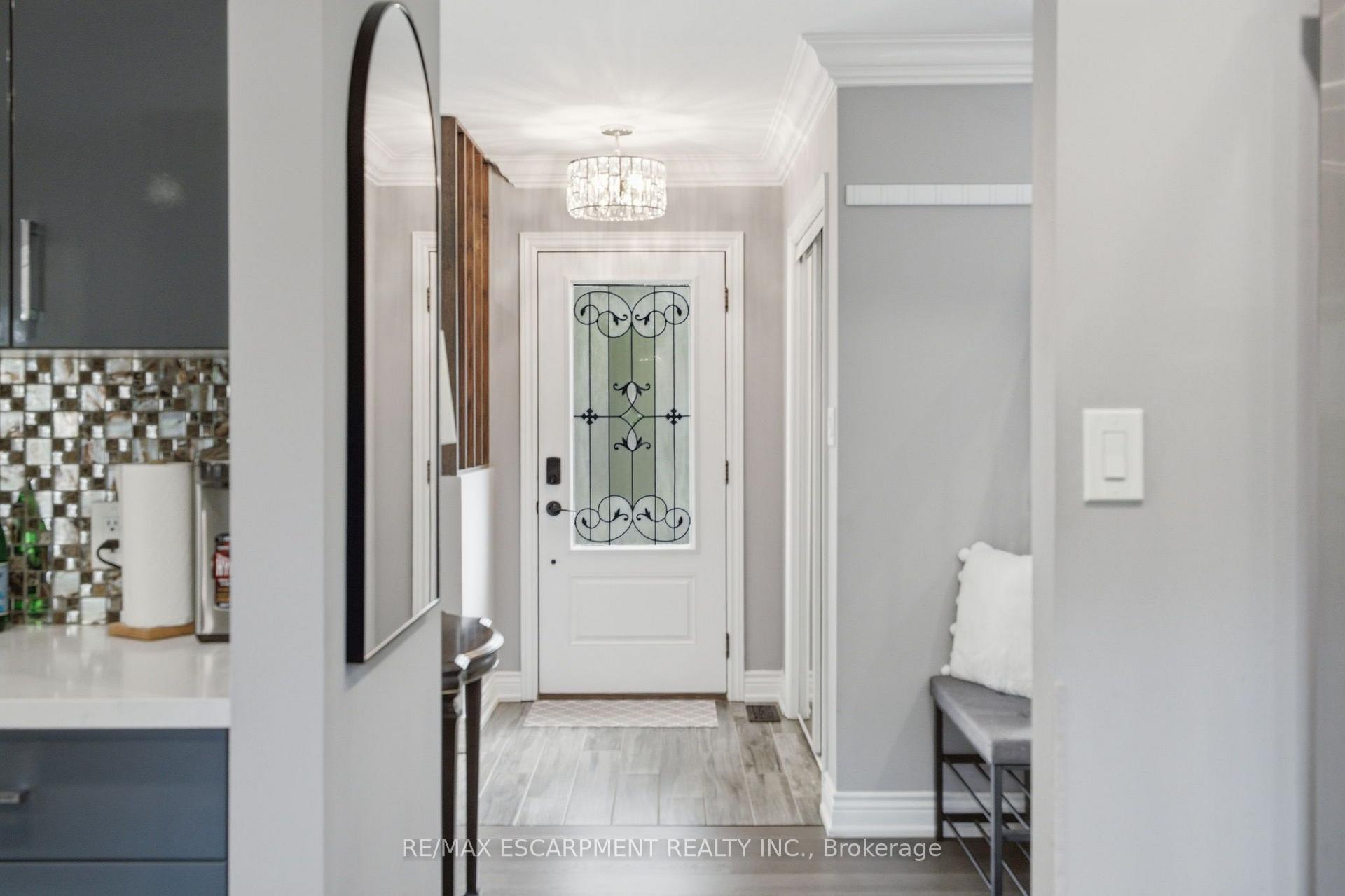 Photo 6 of 513 Maplehurst Avenue, Oakville, West — HOMEH