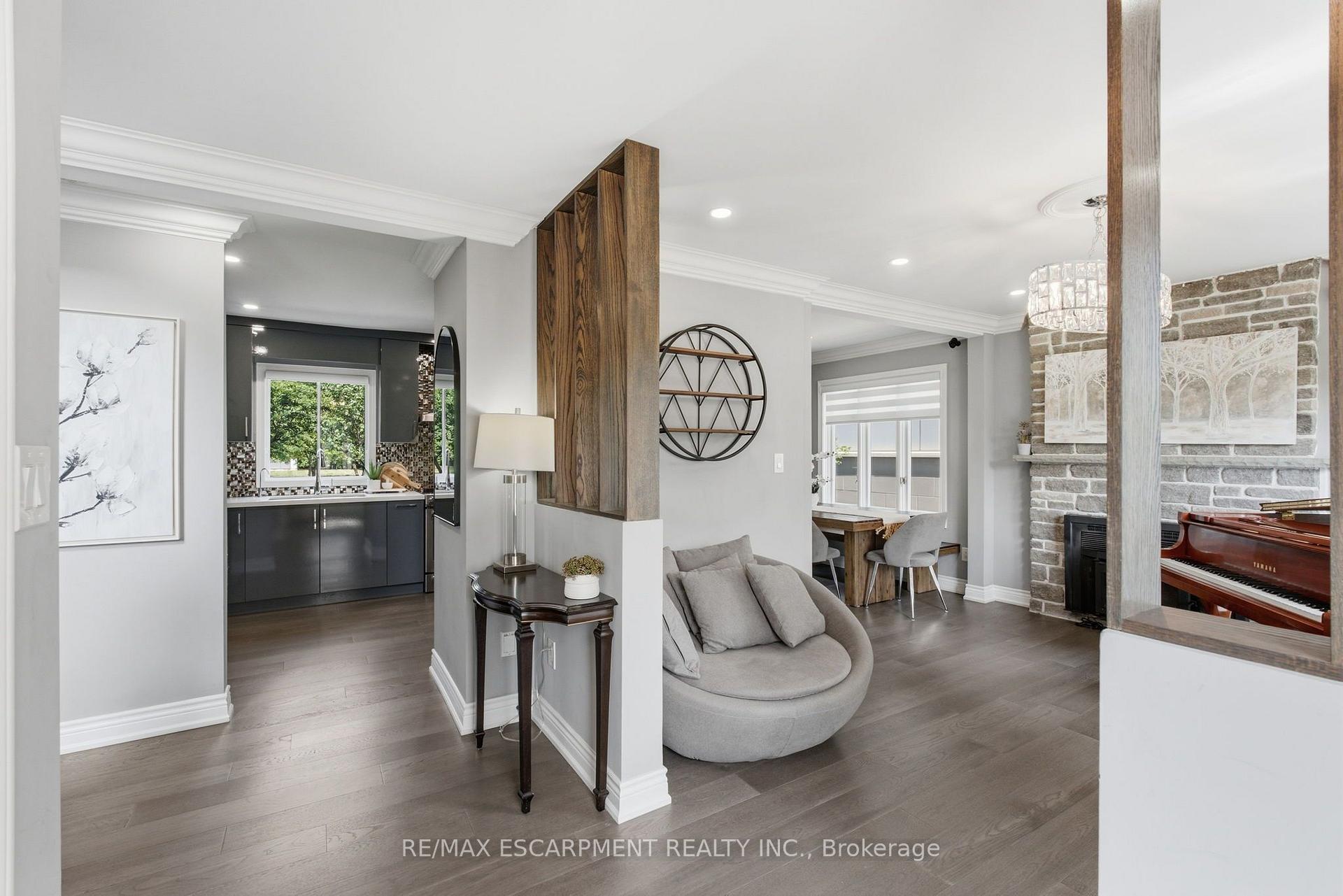 Photo 7 of 513 Maplehurst Avenue, Oakville, West — HOMEH