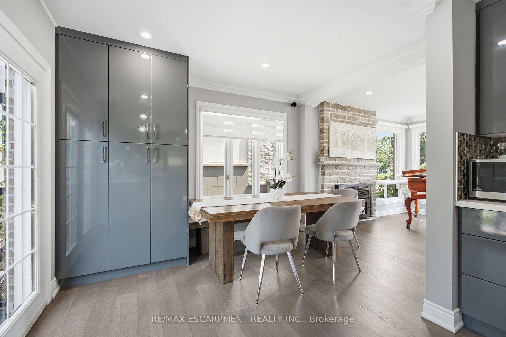 Photo 11 of 513 Maplehurst Avenue, Oakville, West — HOMEH