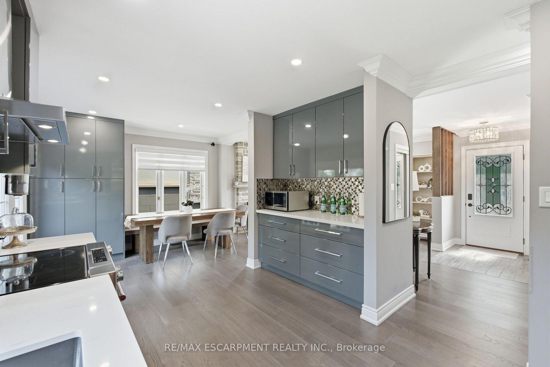 Photo 12 of 513 Maplehurst Avenue, Oakville, West — HOMEH