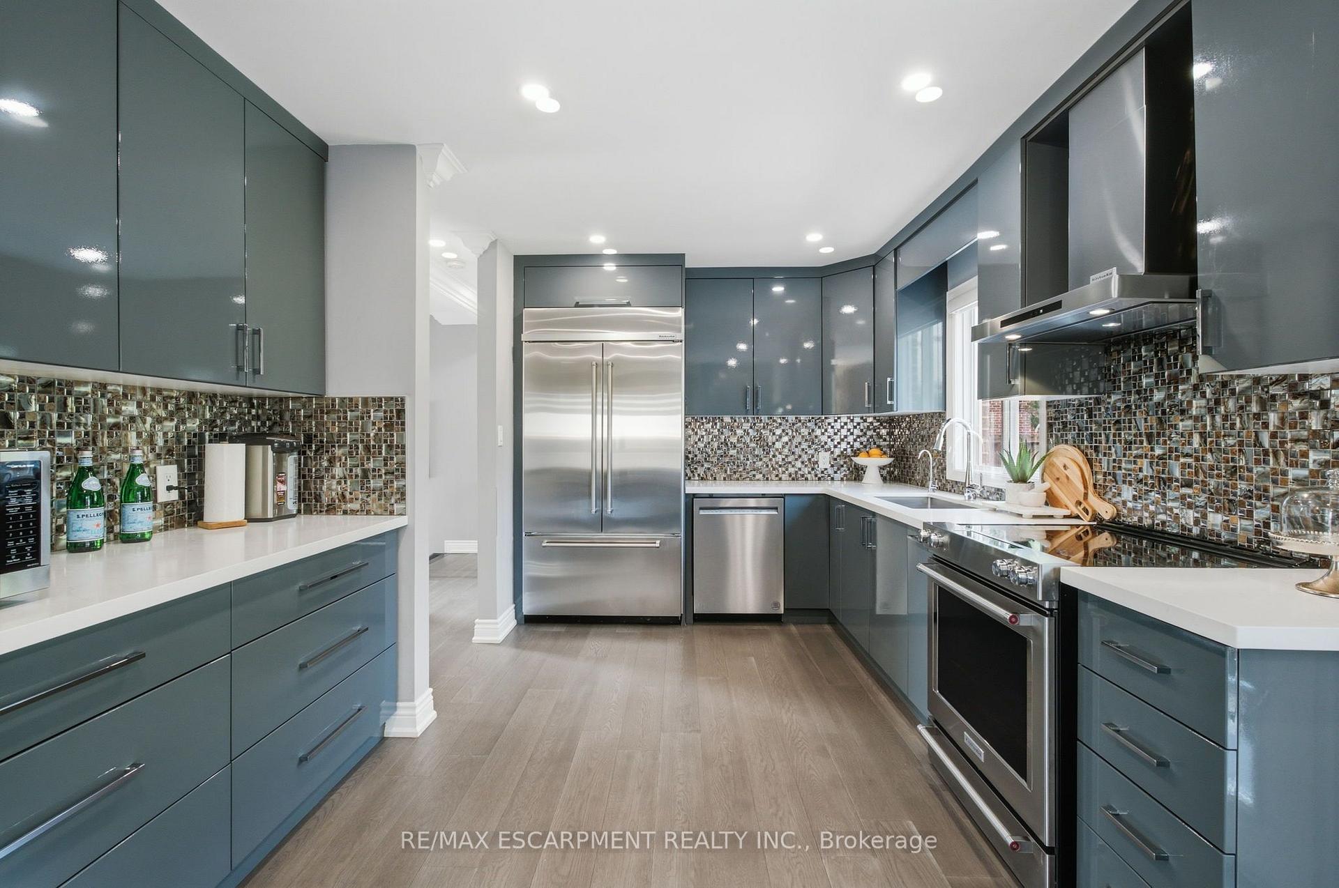 Photo 13 of 513 Maplehurst Avenue, Oakville, West — HOMEH