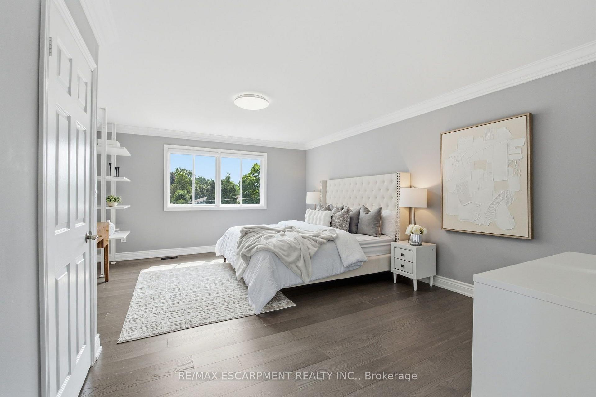 Photo 23 of 513 Maplehurst Avenue, Oakville, West — HOMEH