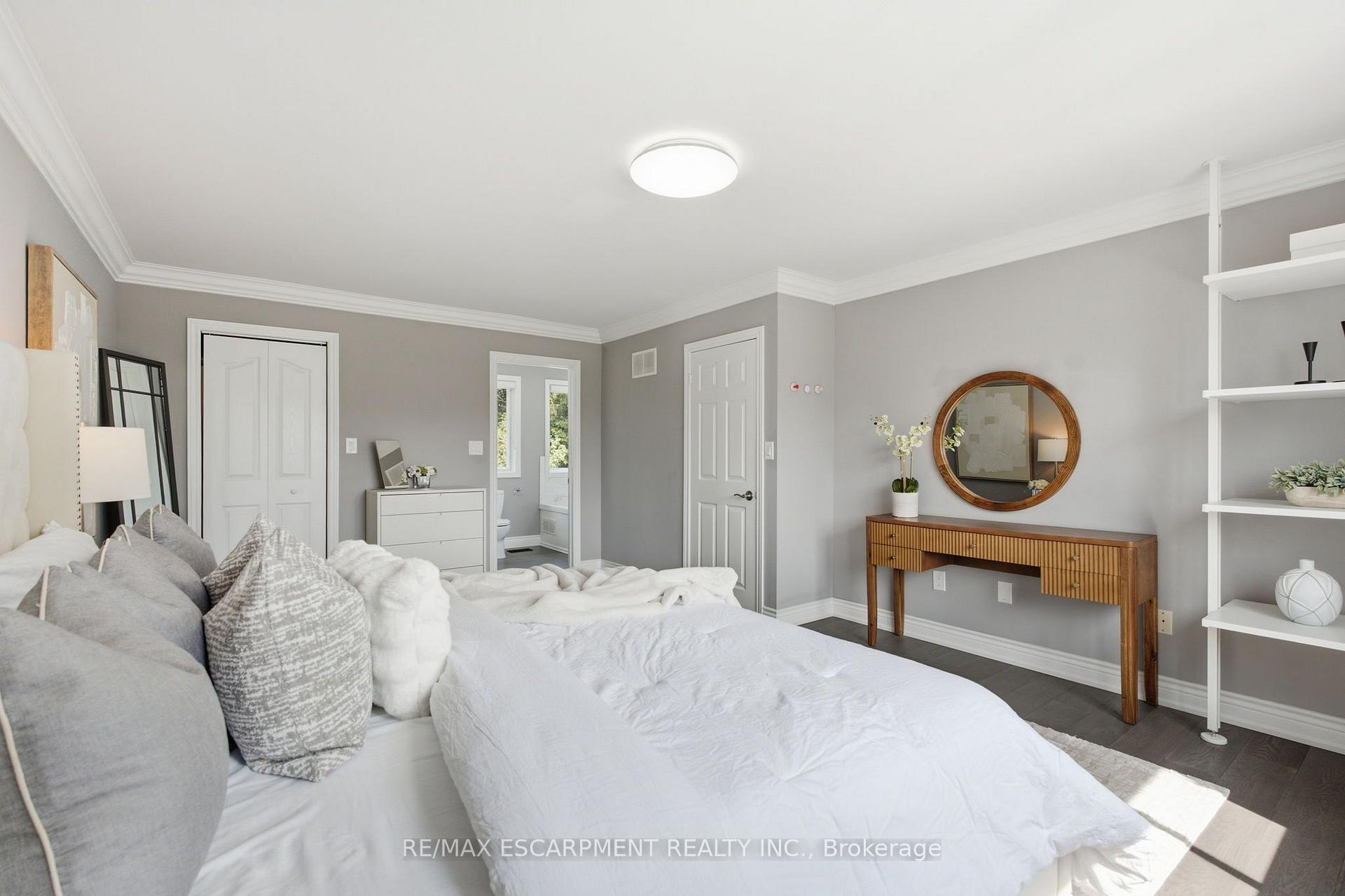 Photo 24 of 513 Maplehurst Avenue, Oakville, West — HOMEH