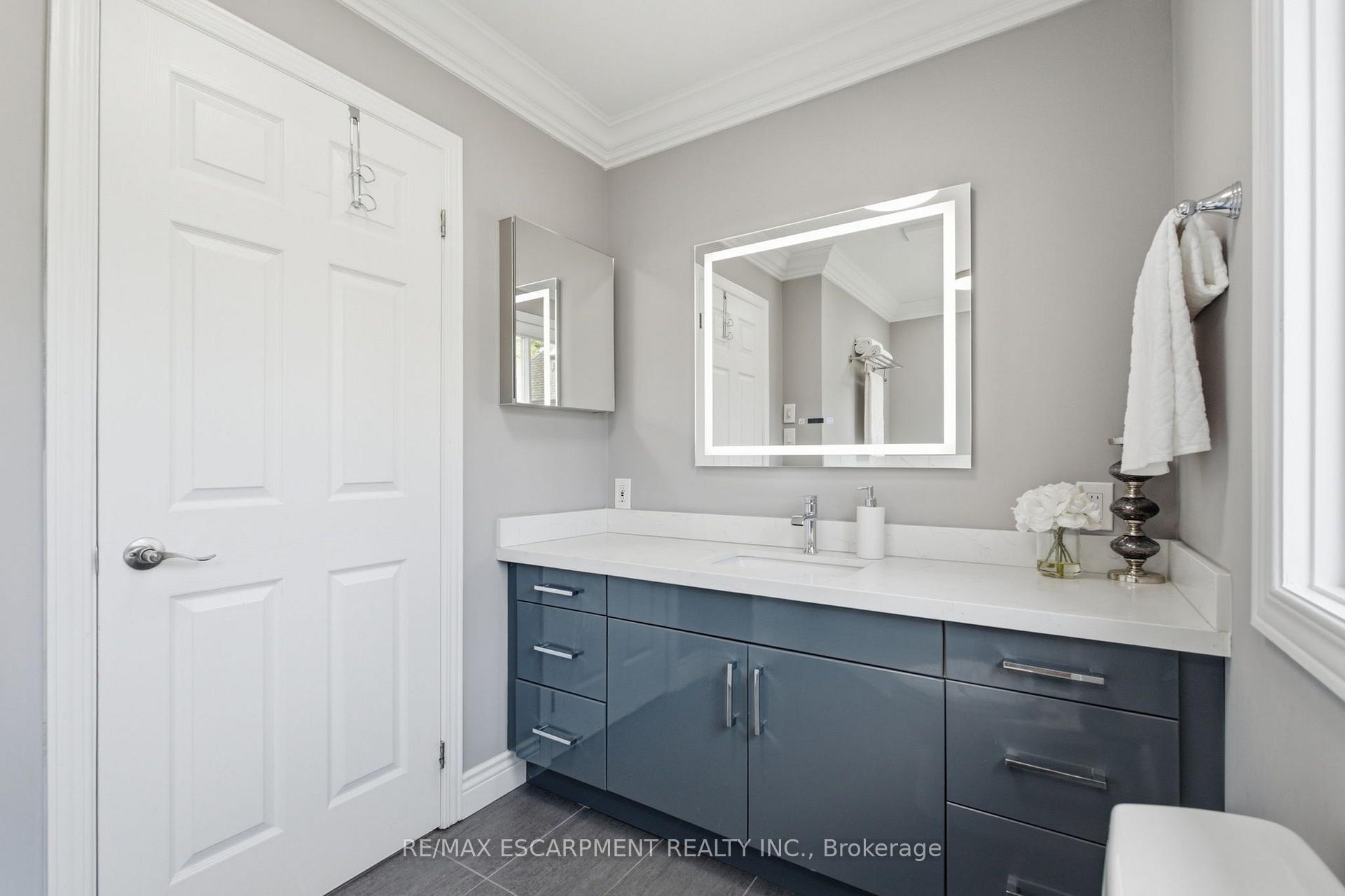 Photo 25 of 513 Maplehurst Avenue, Oakville, West — HOMEH