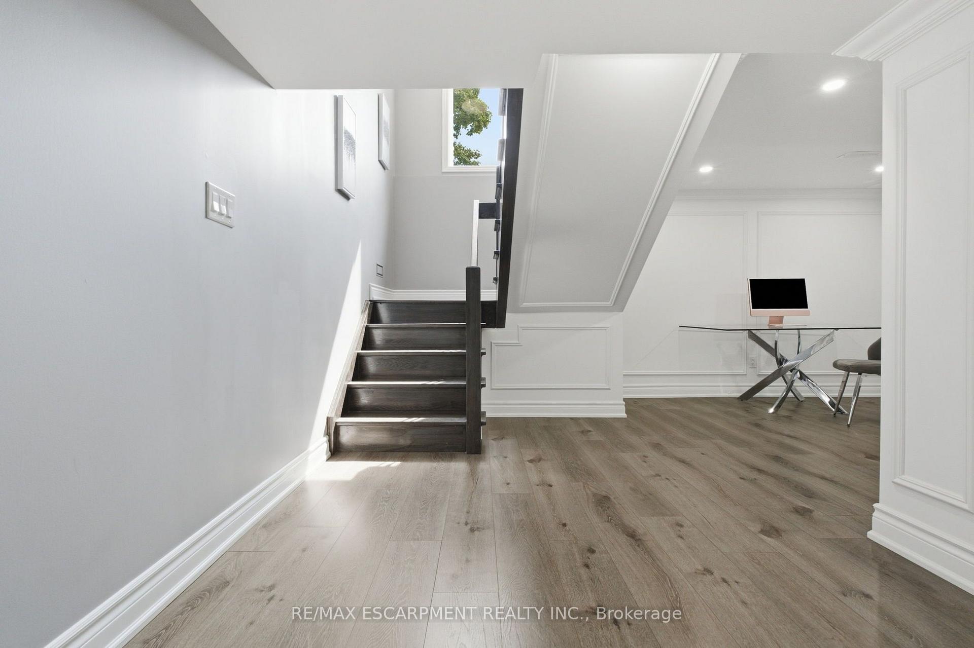 Photo 32 of 513 Maplehurst Avenue, Oakville, West — HOMEH