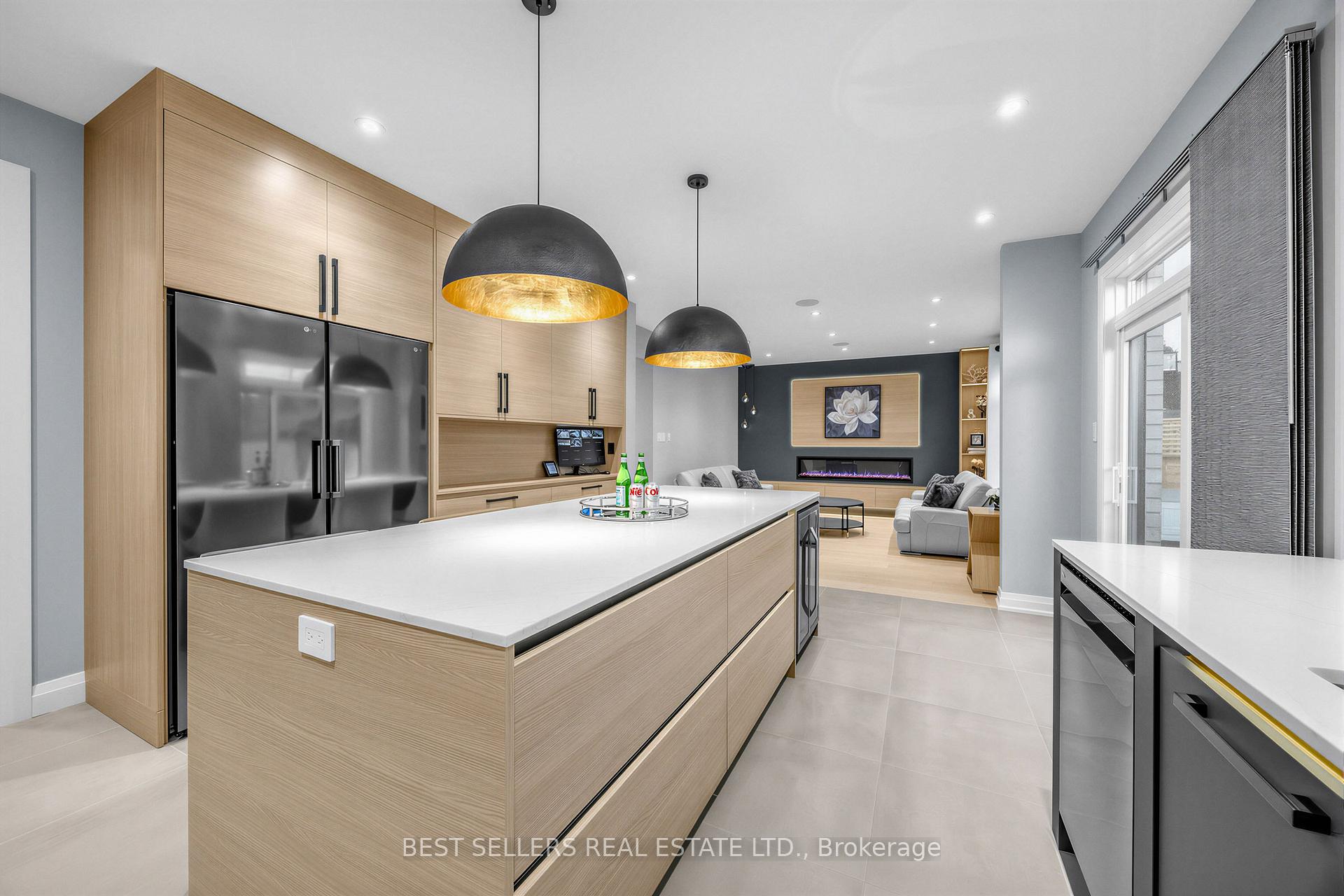 Photo 11 of 395 Klein Circle, Hamilton, Meadowlands — HOMEH