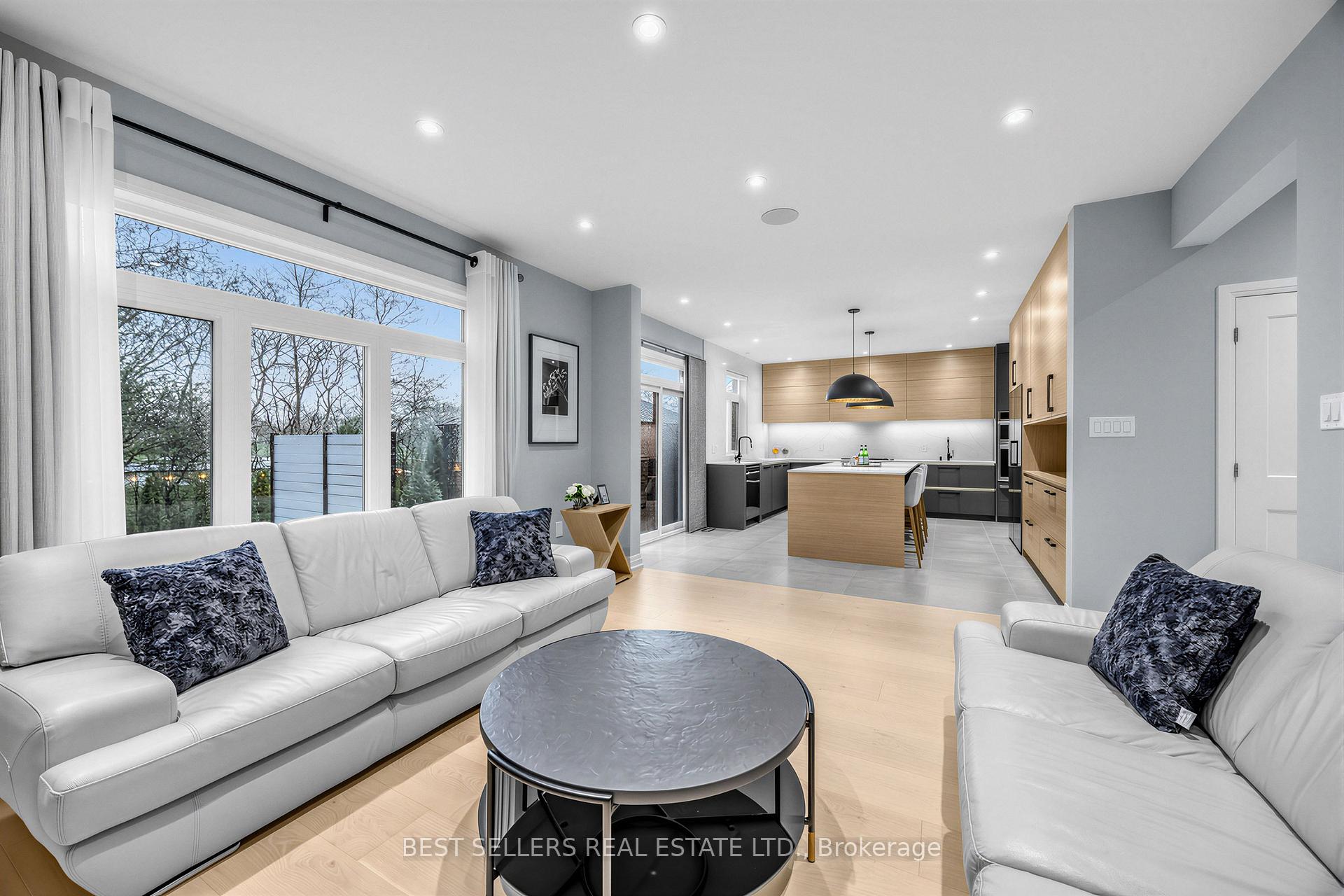 Photo 13 of 395 Klein Circle, Hamilton, Meadowlands — HOMEH