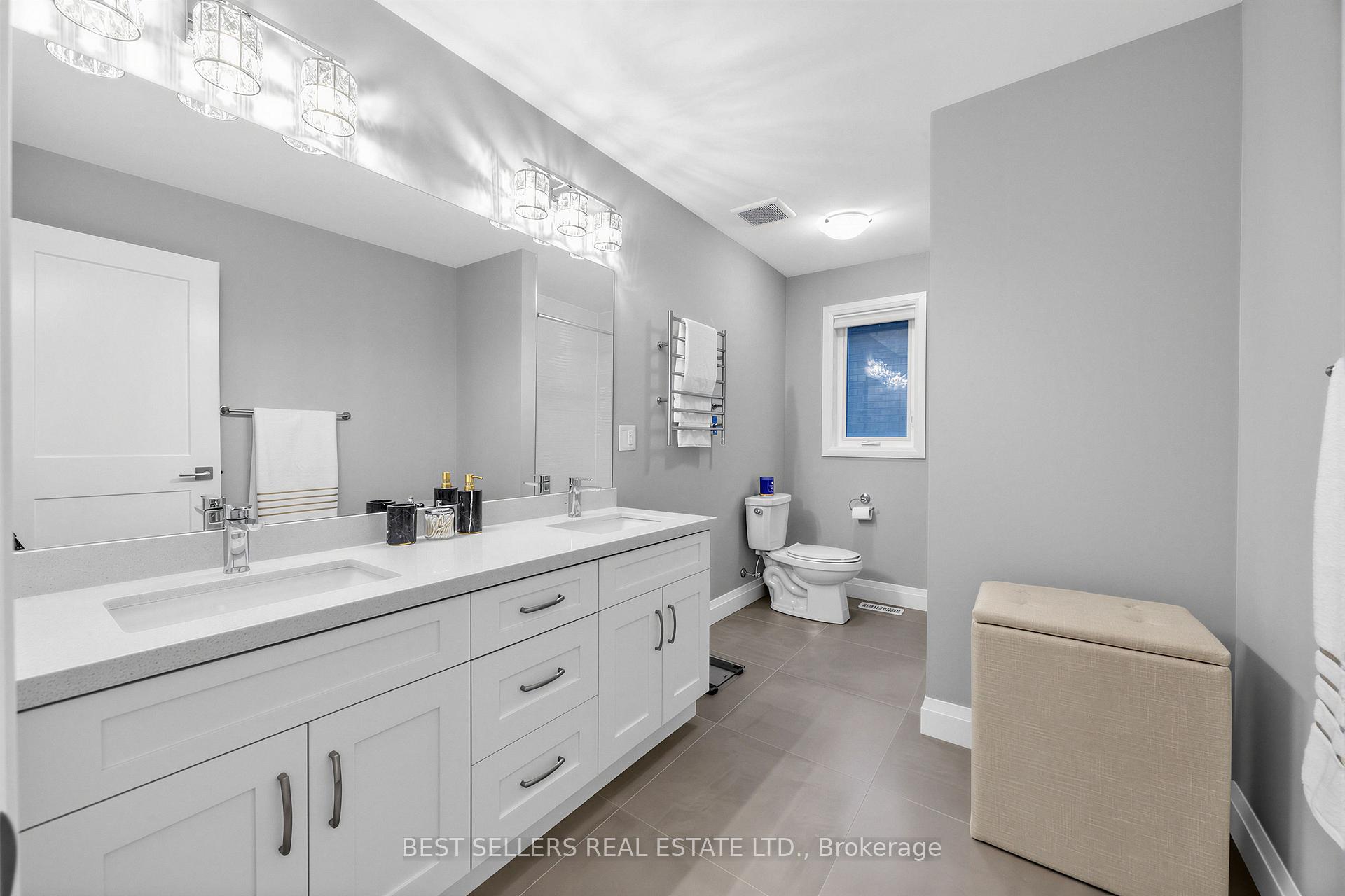 Photo 17 of 395 Klein Circle, Hamilton, Meadowlands — HOMEH