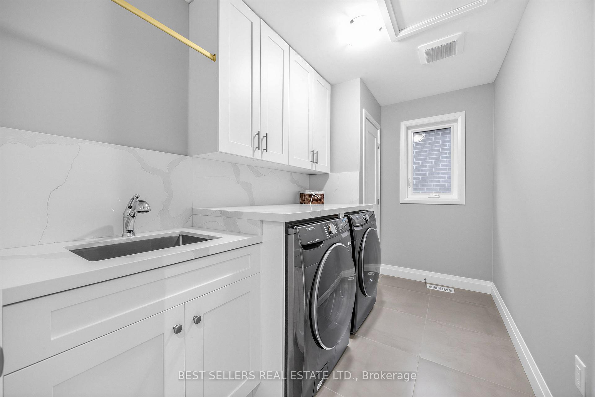 Photo 19 of 395 Klein Circle, Hamilton, Meadowlands — HOMEH