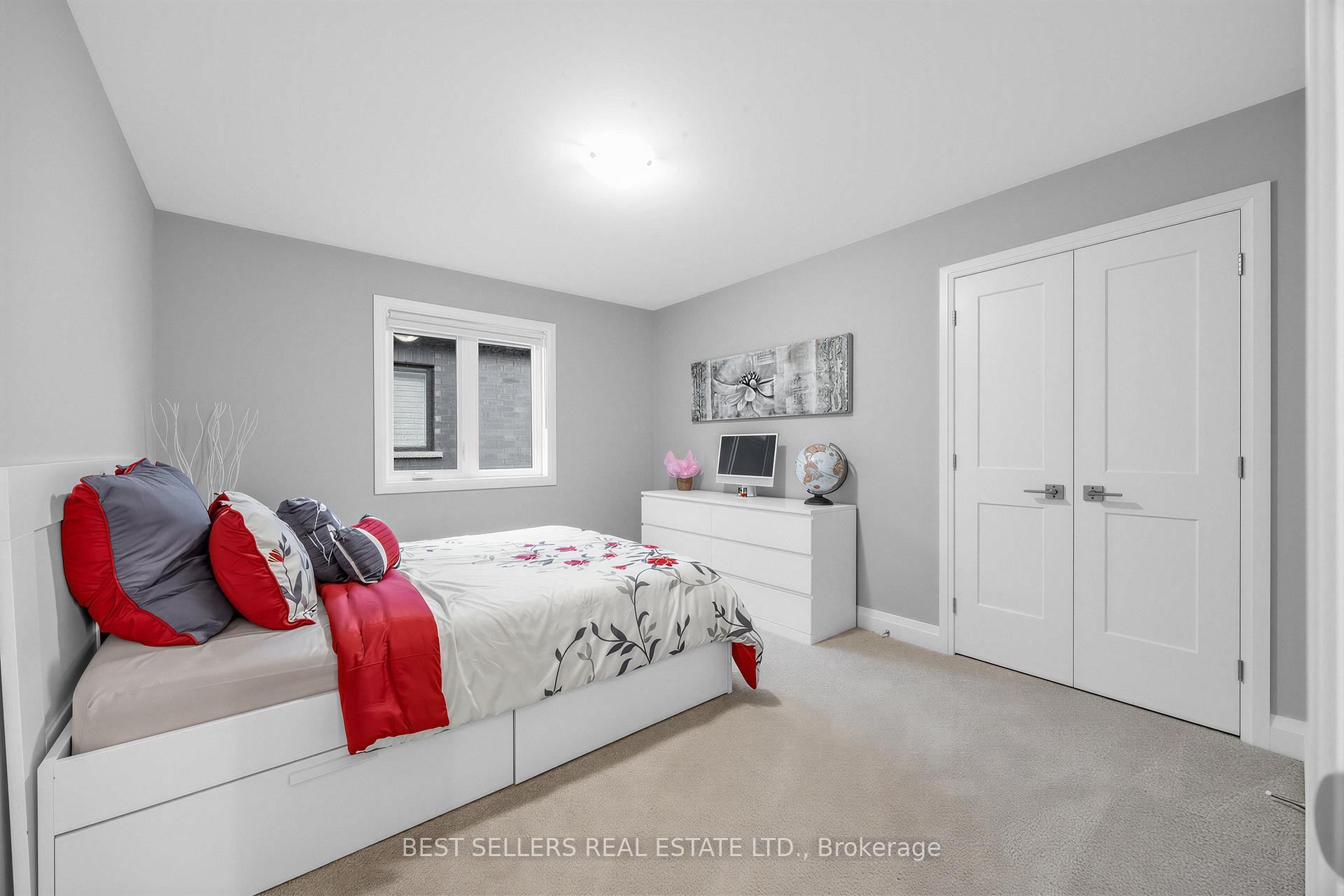 Photo 20 of 395 Klein Circle, Hamilton, Meadowlands — HOMEH